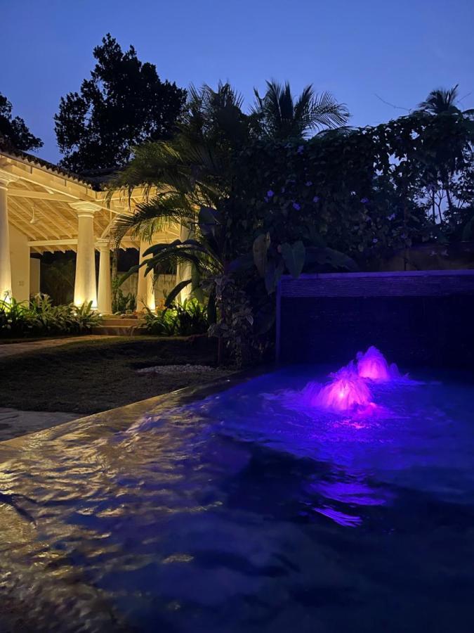 Claire Villa By Younger Villas & Resorts Ahangama Eksteriør billede
