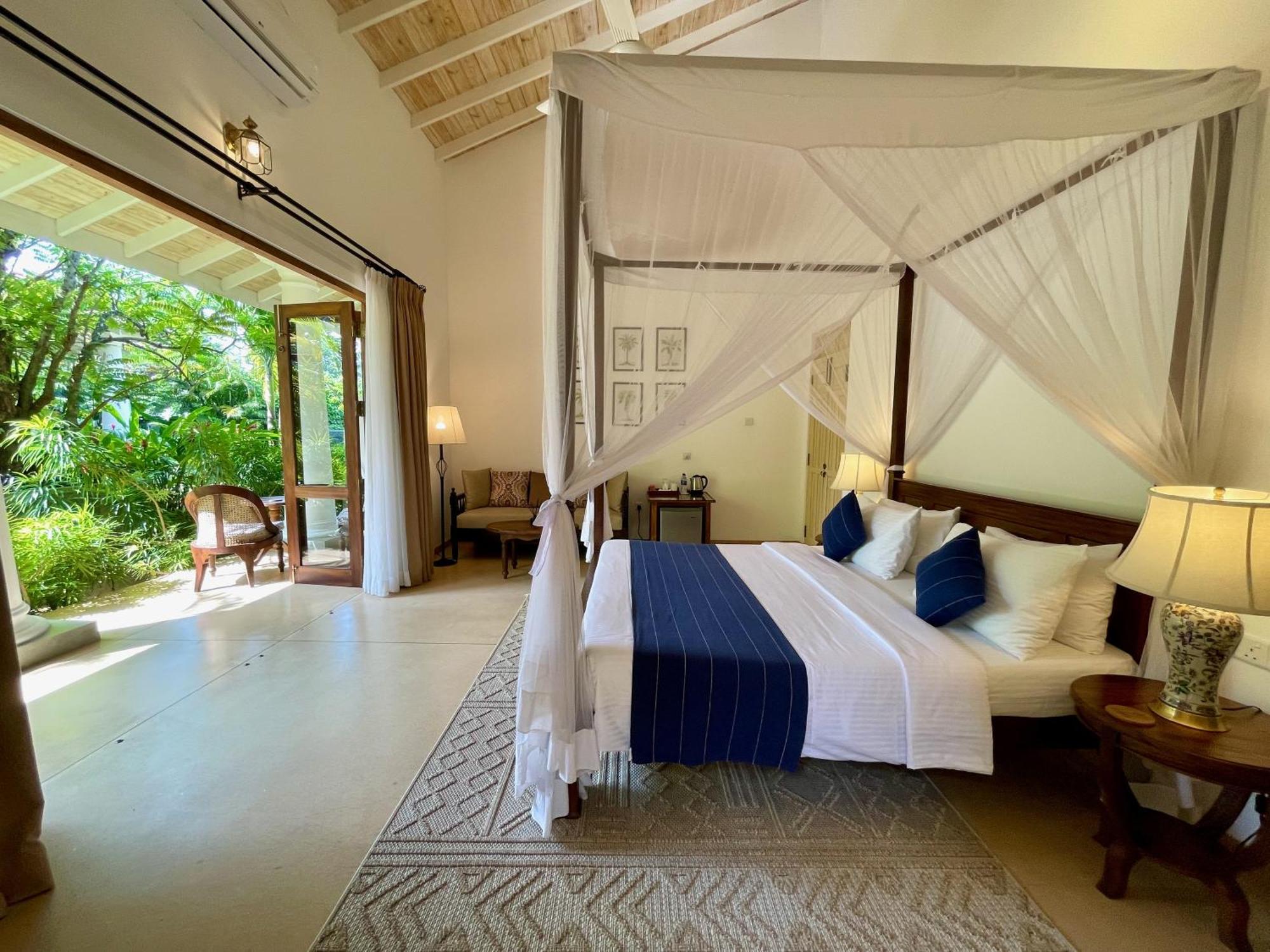 Claire Villa By Younger Villas & Resorts Ahangama Eksteriør billede