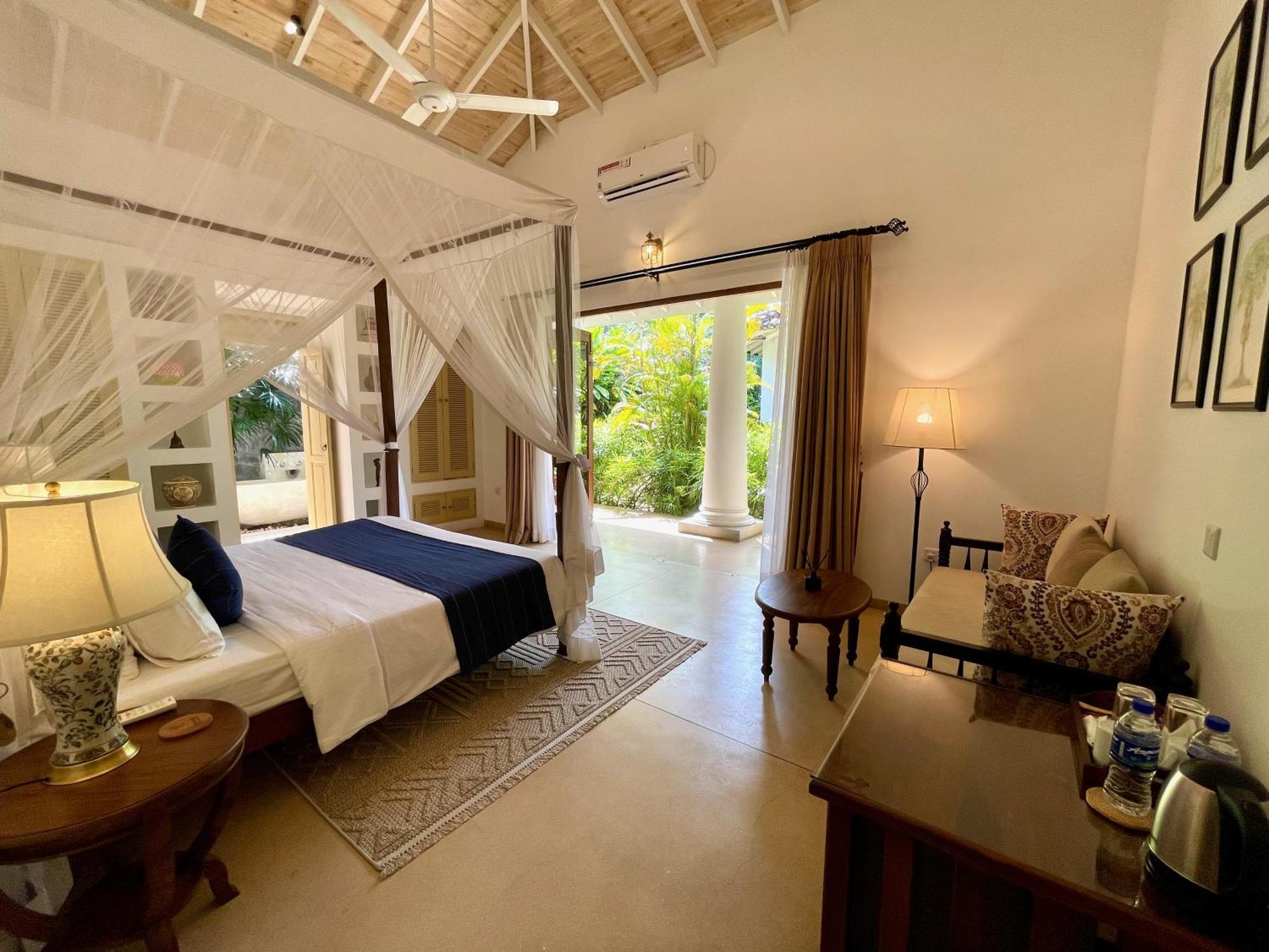 Claire Villa By Younger Villas & Resorts Ahangama Eksteriør billede
